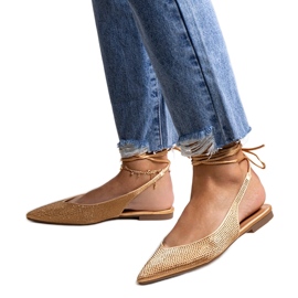 Finom fűzős arany balerinacipő cirkóniával aranysárga