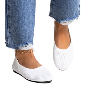 Fehér szövet balett lakások a Yafia-tól