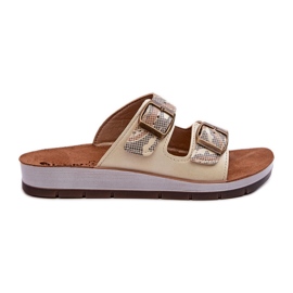 Kényelmes női papucs csatokkal Inblu CP000045 Gold aranysárga