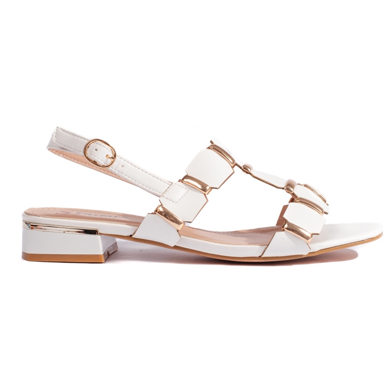 Stílusos fehér lapos szandál