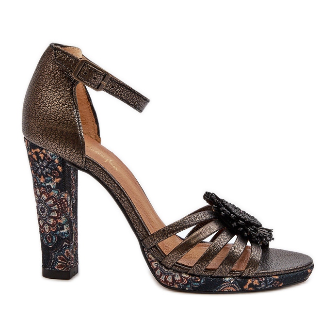 Női szandál magassarkú díszítéssel Maciejka 06620-20 Graphite szürke