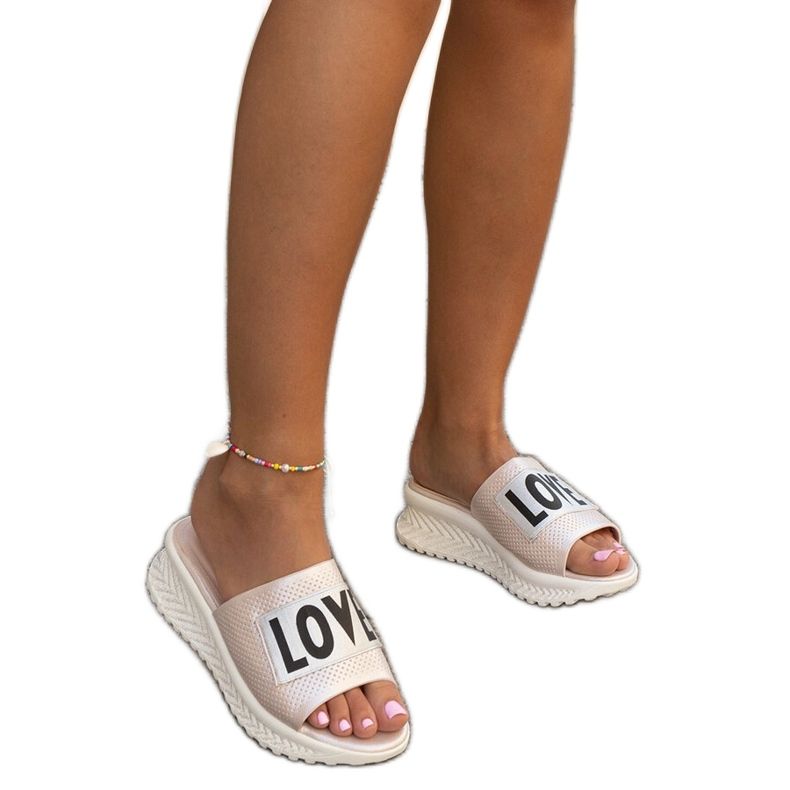 Rózsaszín öszvérek dekoratív Maurla ékkel