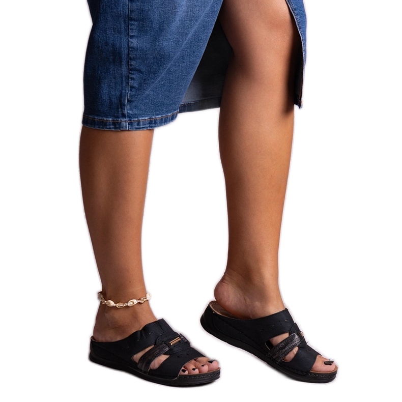 Fekete klasszikus Karime papucs