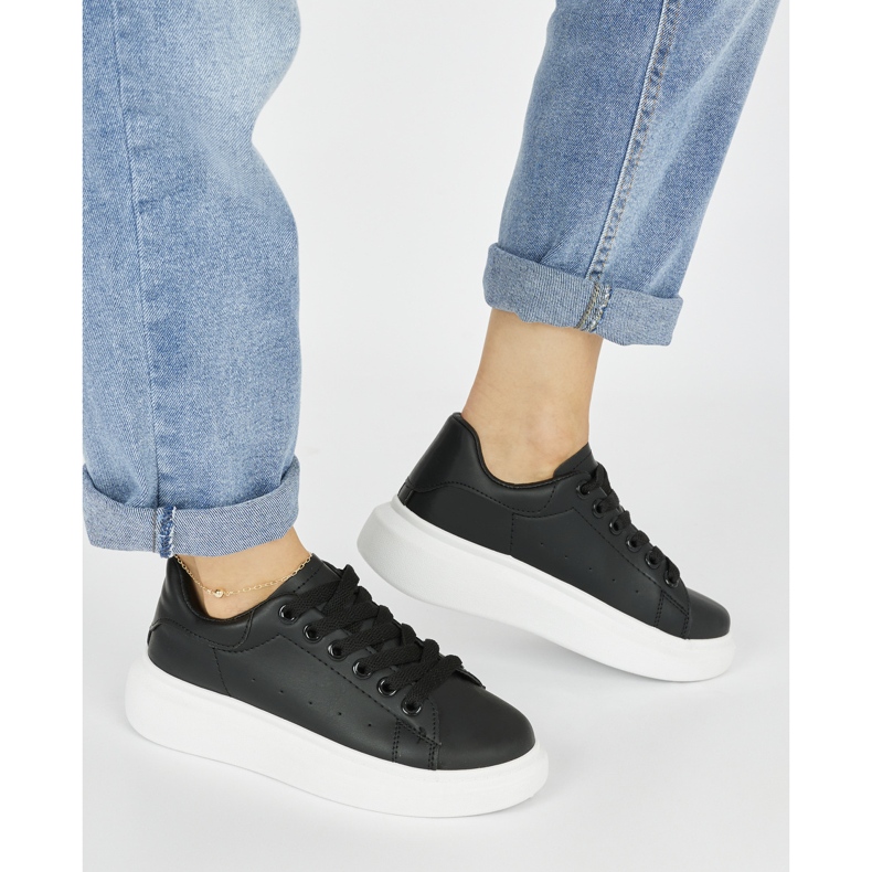 Női fekete platformos sportcipő