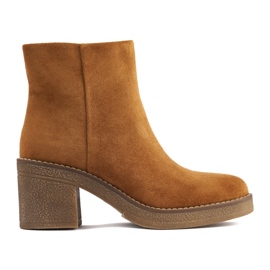 Barna színű női bokacsizma