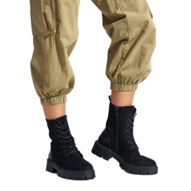 Fekete női fűzős munkáscsizma