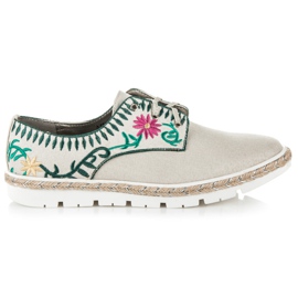 Kylie Hímzéssel ellátott női cipő barna