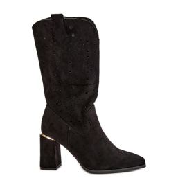 Női áttört csizma magas sarkon hegyes orrral, Eco Suede fekete Nevithra