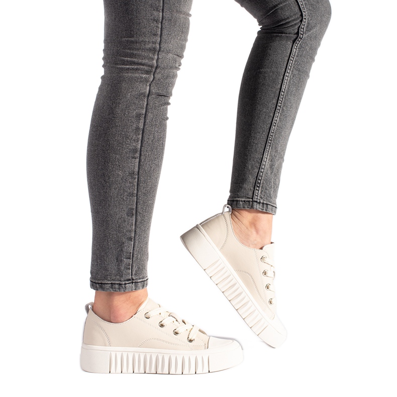 Női bézs bőr tornacipő