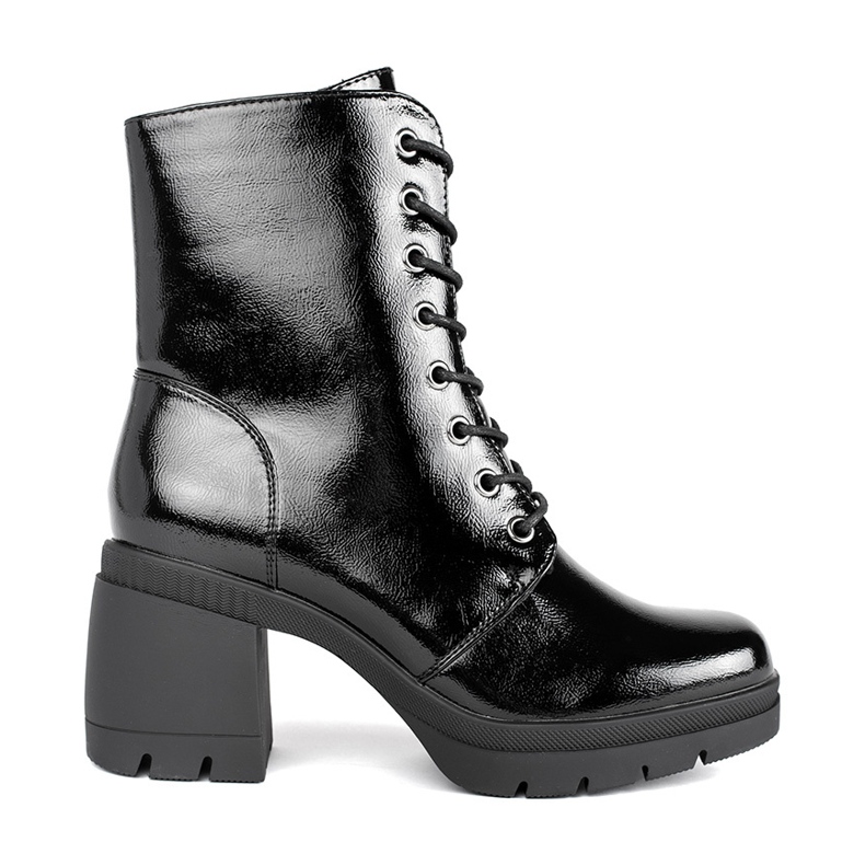 Magas fűzős, patent fekete bokacsizma Sergio Leone-tól