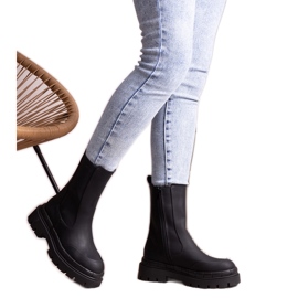 Fekete Kunegunda csizma masszív talppal