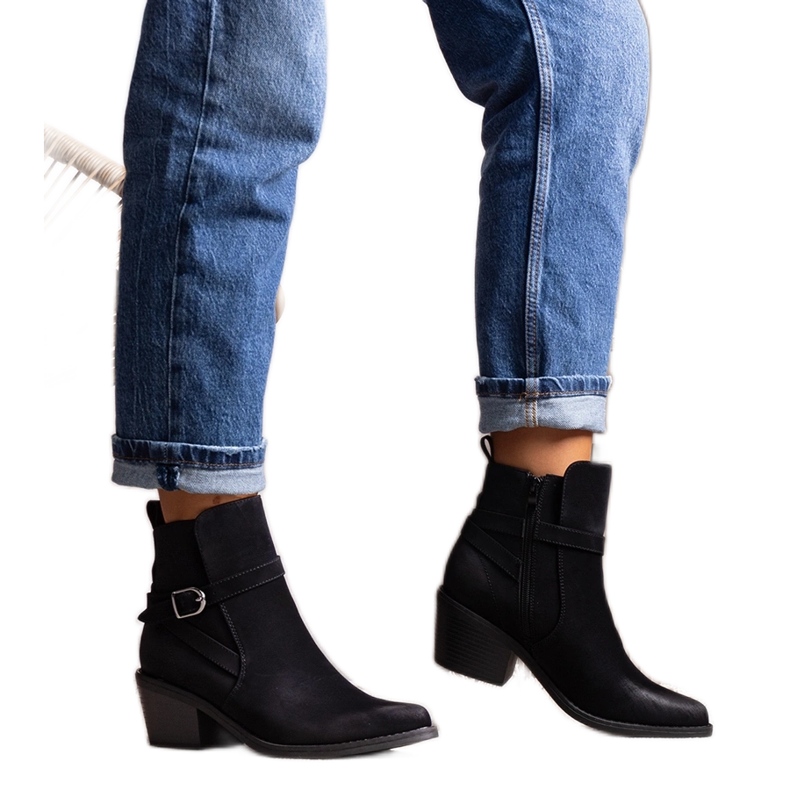 Mihaela fekete magas sarkú bokacsizmája