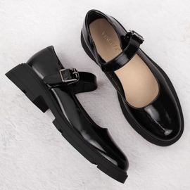 Női fekete lakkcipő Vinceza 62179