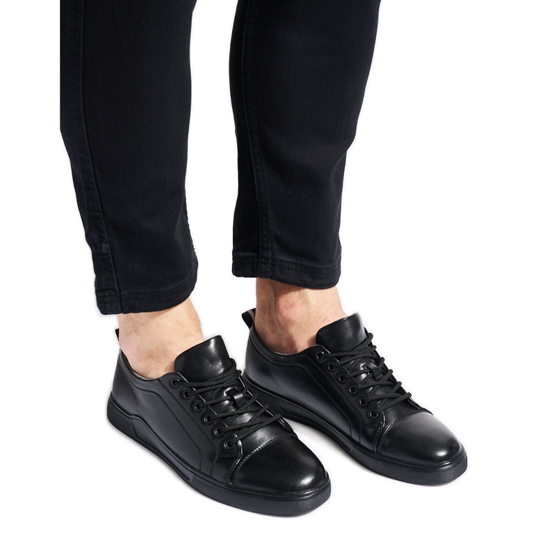 Fekete férfi sportcipő