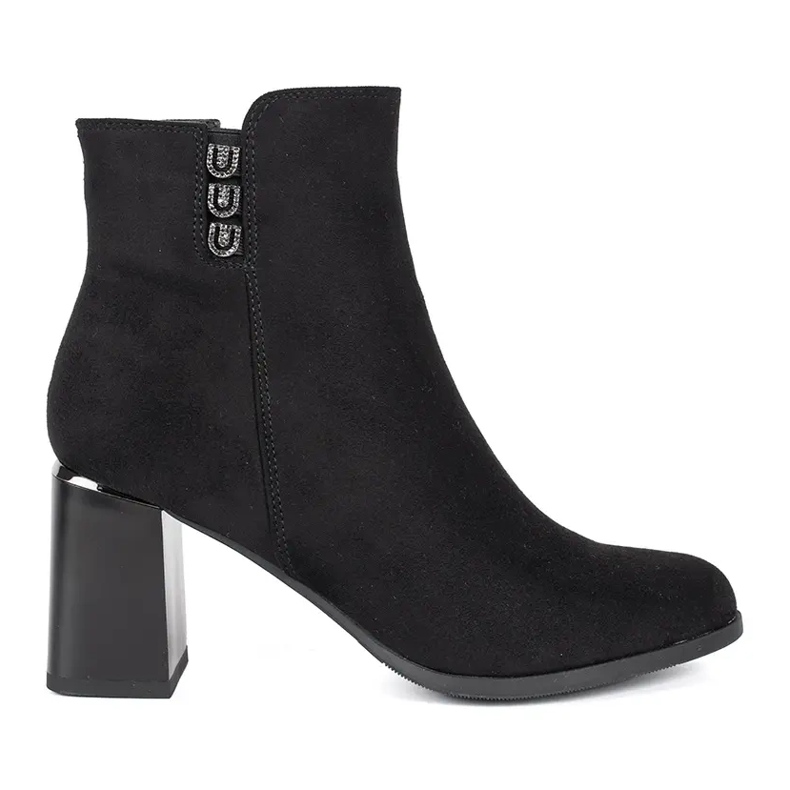 Szarvasbőr fekete csizma a poszton