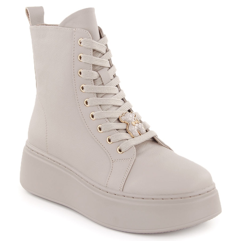 Bézs bőr bokacsizma állványon, mackóval Vinceza 66701