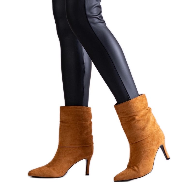 Barna Bileis magas sarkú bokacsizma bézs