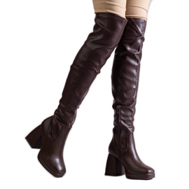 Hosszú, magas sarkú csizma Lamis öko bőrből barna