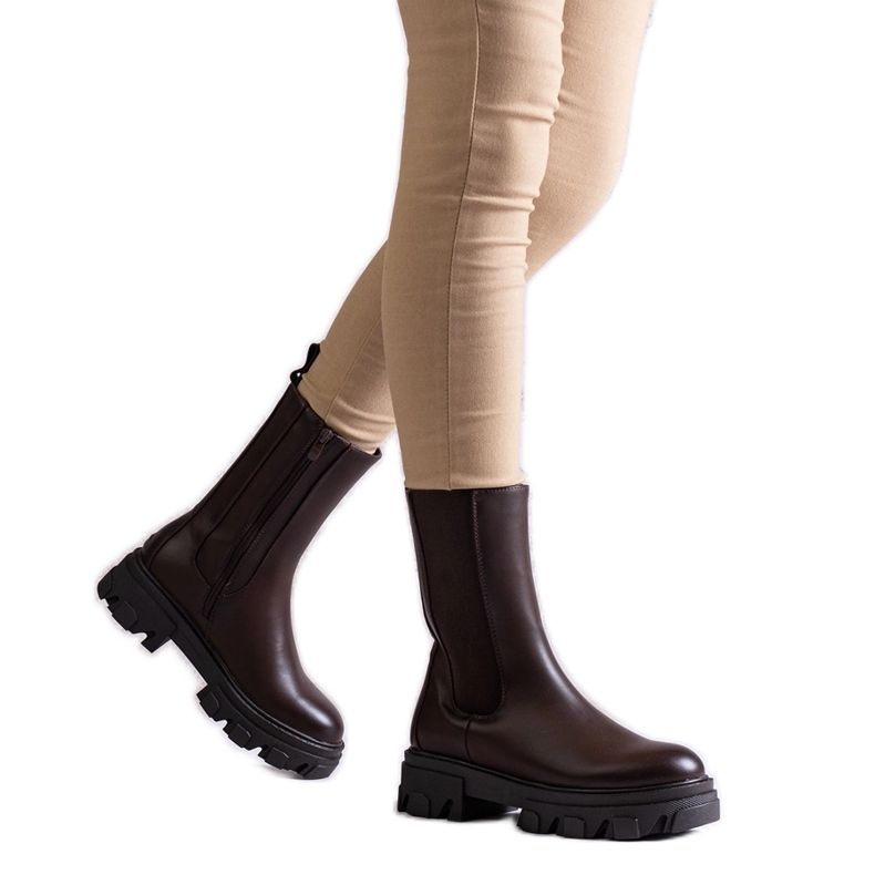 Barna magas bokacsizma Manera öko bőrből