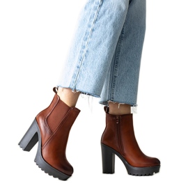 Barna bokacsizma magas sarkú Maladi Barna bokacsizma magas sarkú Maladi