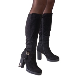 Fekete szigetelt magassarkú csizma az Alra-tól