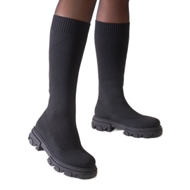 Fekete Nazira platformcsizma