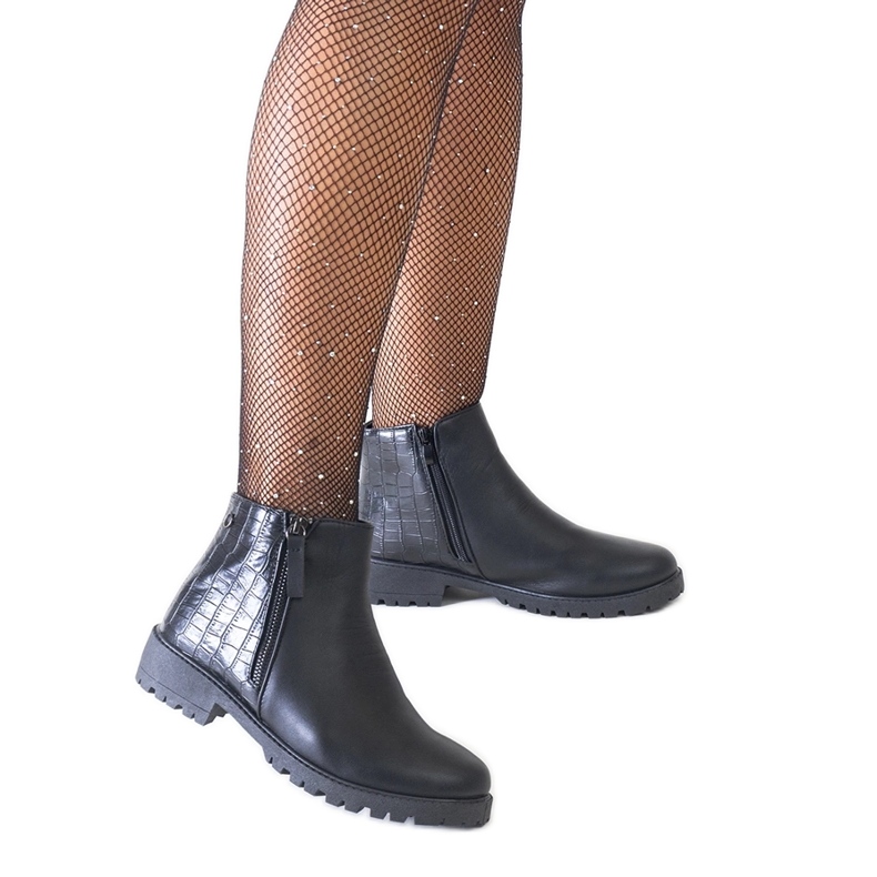 Fekete bokacsizma krokodilbőr motívummal, Mifsada ökobőr