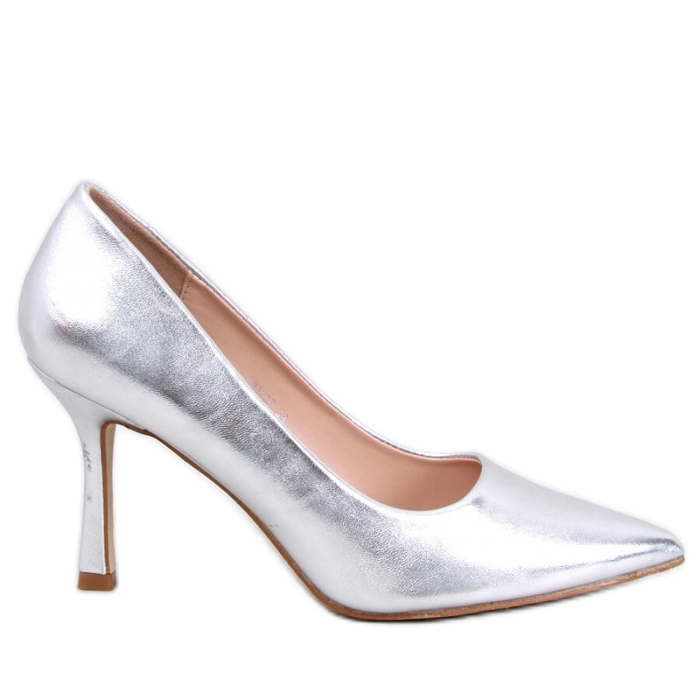 Ezüst színű női magassarkú szürke