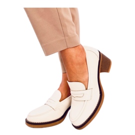 Bézs magas sarkú mokaszinok