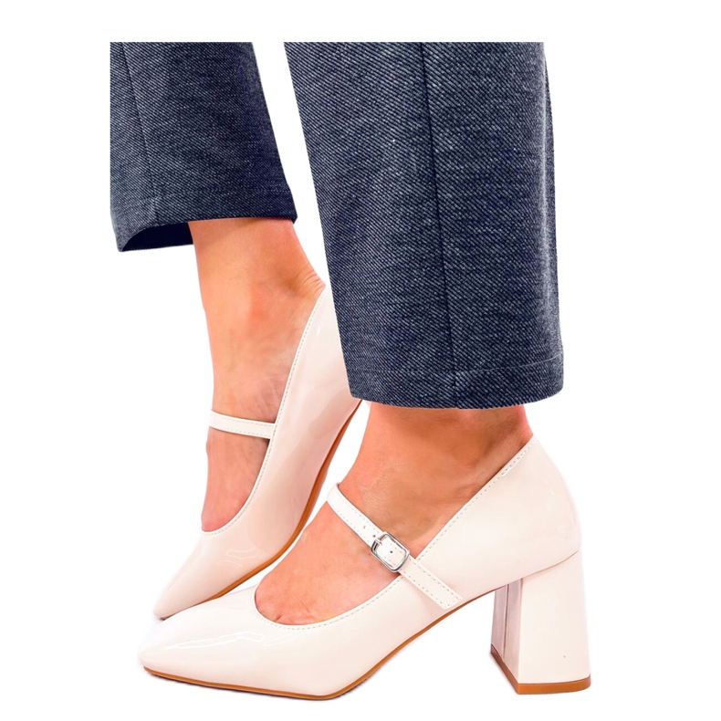 Maddoi Beige patentos magassarkú pumpák - Inello bézs