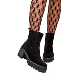 Női fekete, magas sarkú bokacsizma