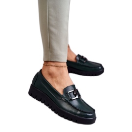 Női cipők a zöld platformon