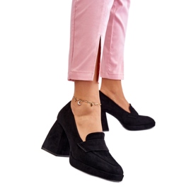 Fekete női pumpák masszív sarokkal