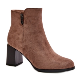 Barna színű női bokacsizma bézs