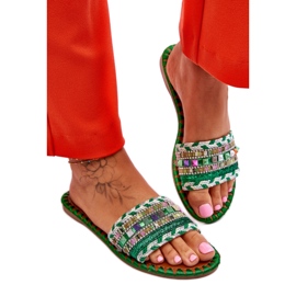 Zöld díszítésű papucsok Zöld díszítésű papucsok