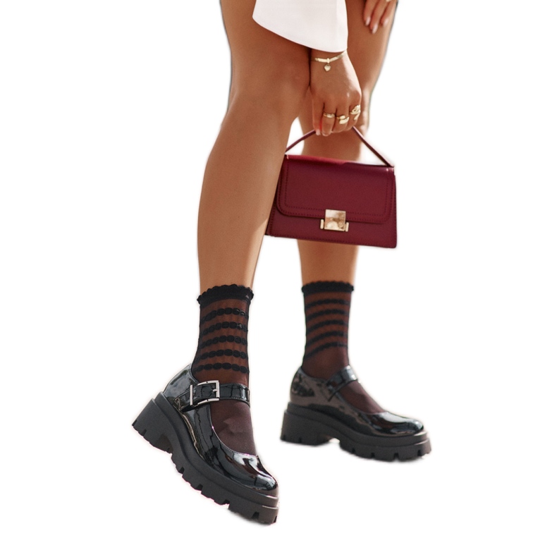 Női lakkcipő Black Lakier csattal fekete