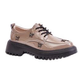 Női cipő sötét bézs díszítéssel