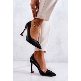 F6102 Fekete tűsarkú F6102 Fekete tűsarkú