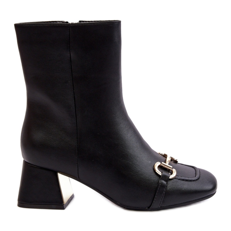 Magas sarkú bokacsizma fekete díszítéssel