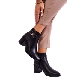 Női bokacsizma ökológiai bőrből.Fekete