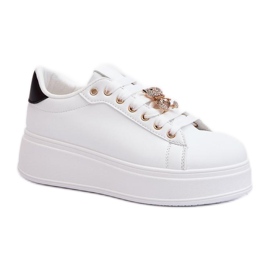 Sportcipő fehér tűvel