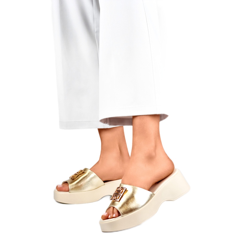 Női papucs GD-XF1000GO díszítéssel, arany sárga
