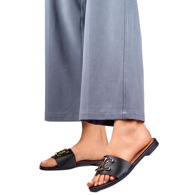 Női papucs 5174B díszítéssel fekete