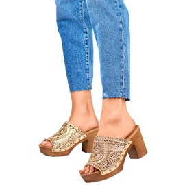 Női magas sarkú papucs C388GO, arany sárga Női magas sarkú papucs C388GO, arany sárga