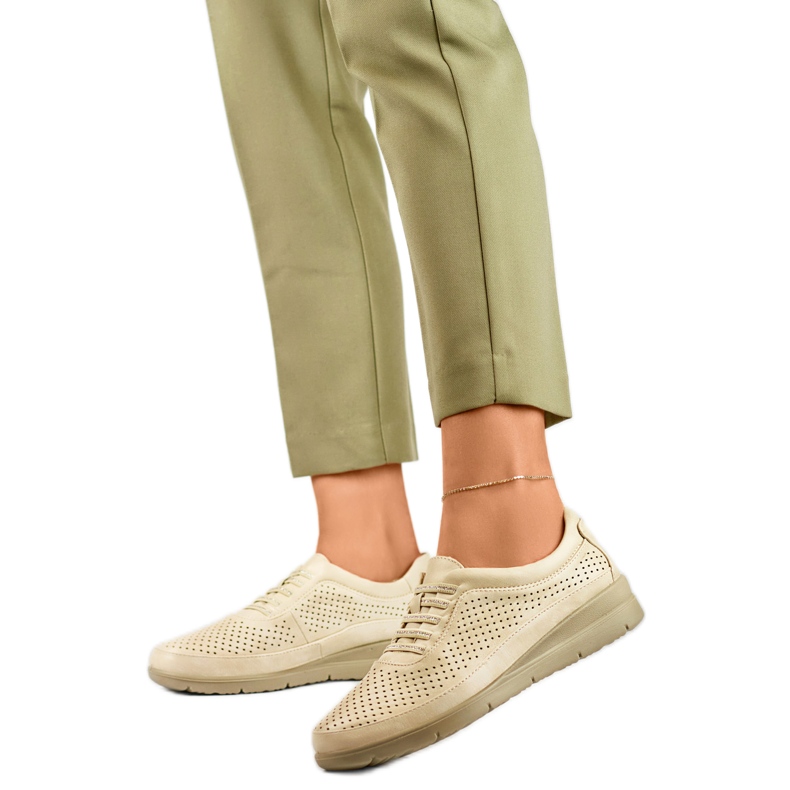 Cipő Modell 8617-4BE Bézs