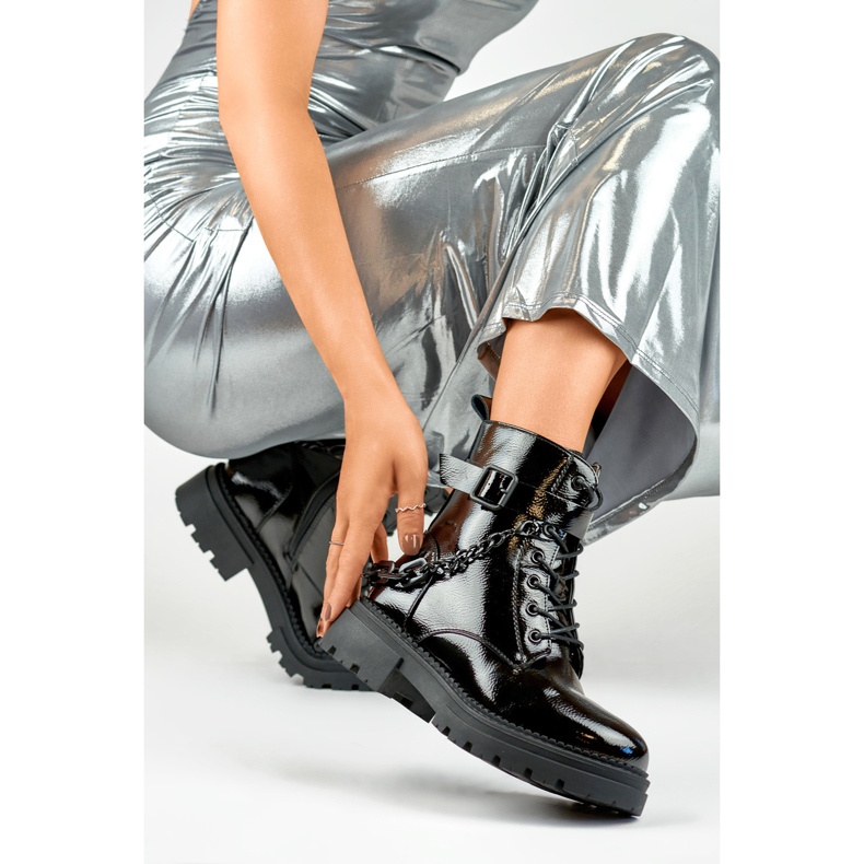 Workers Model 250013B-LA Fekete Lakk - PRIMO