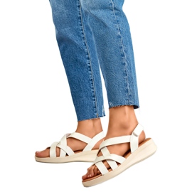 Női szandál QQ-397W fehér