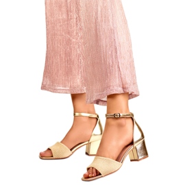 Női szandál 8738GO bézs