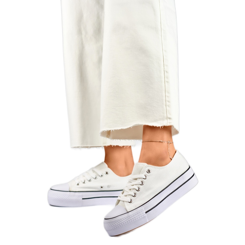 Női tornacipő QY832-09BL fehér Női tornacipő QY832-09BL fehér