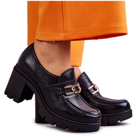 Lemar fekete bőr magassarkú cipő arany díszítéssel